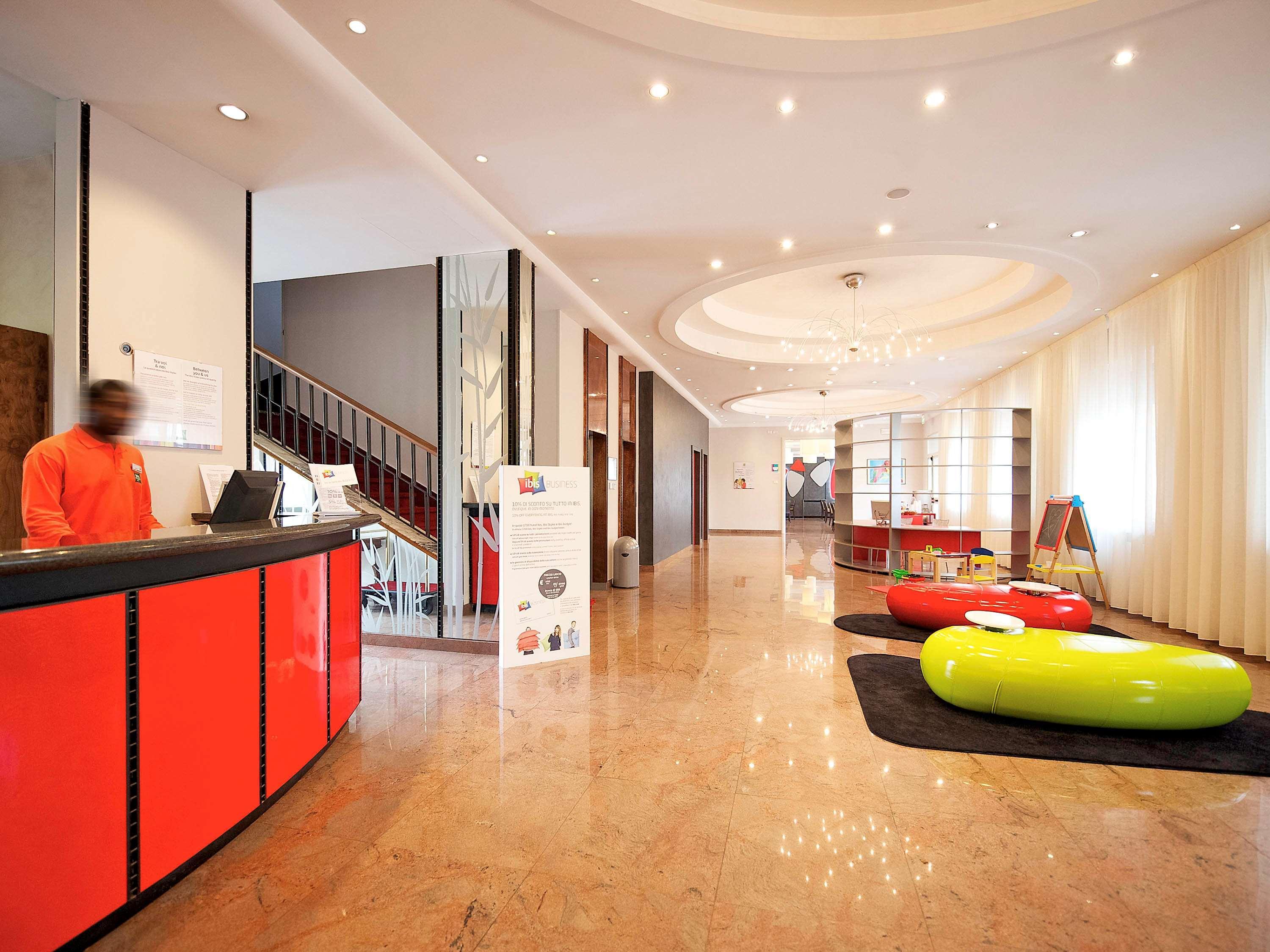 Ibis Styles Parma Toscanini Zewnętrze zdjęcie