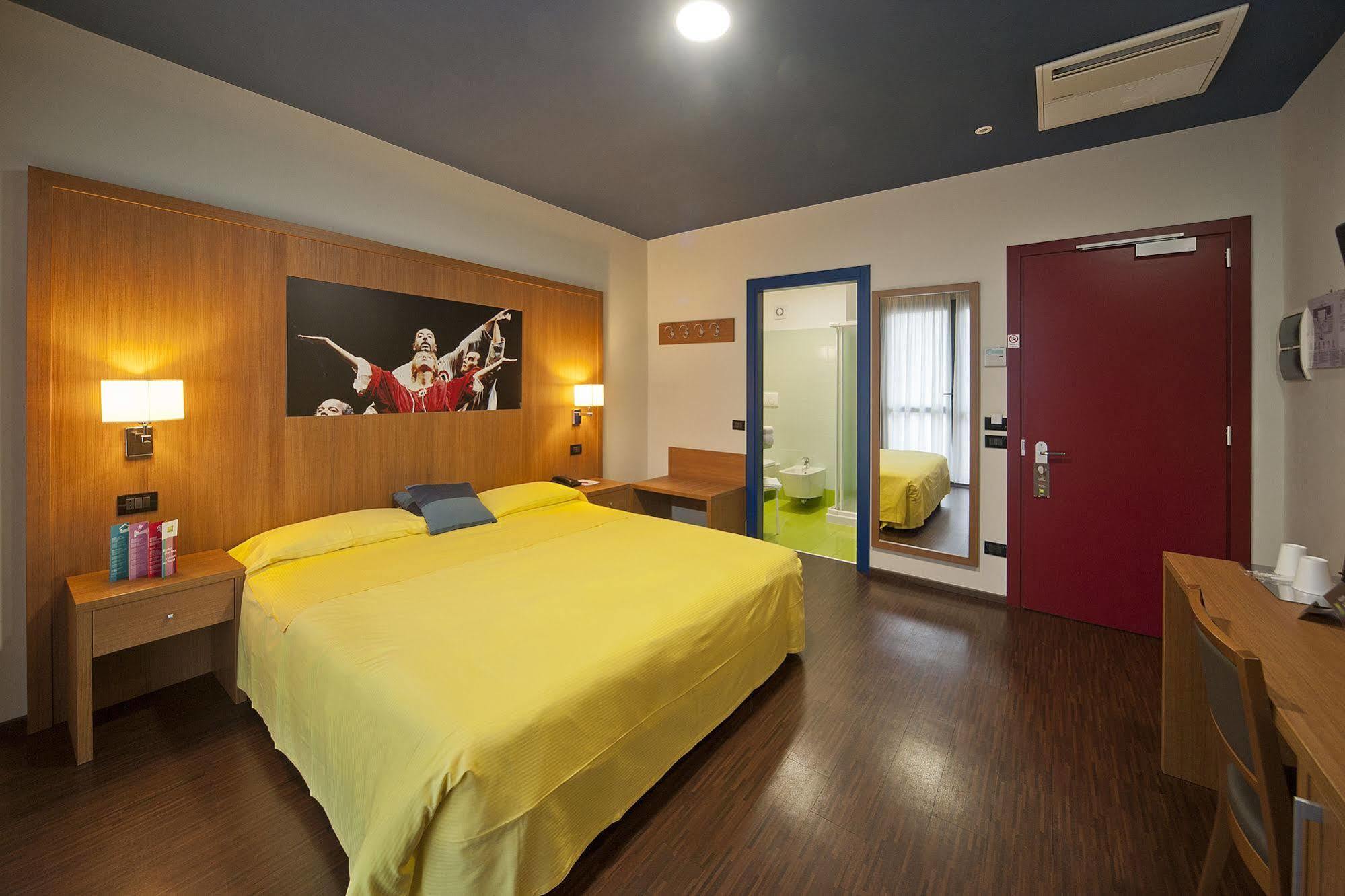 Ibis Styles Parma Toscanini Zewnętrze zdjęcie
