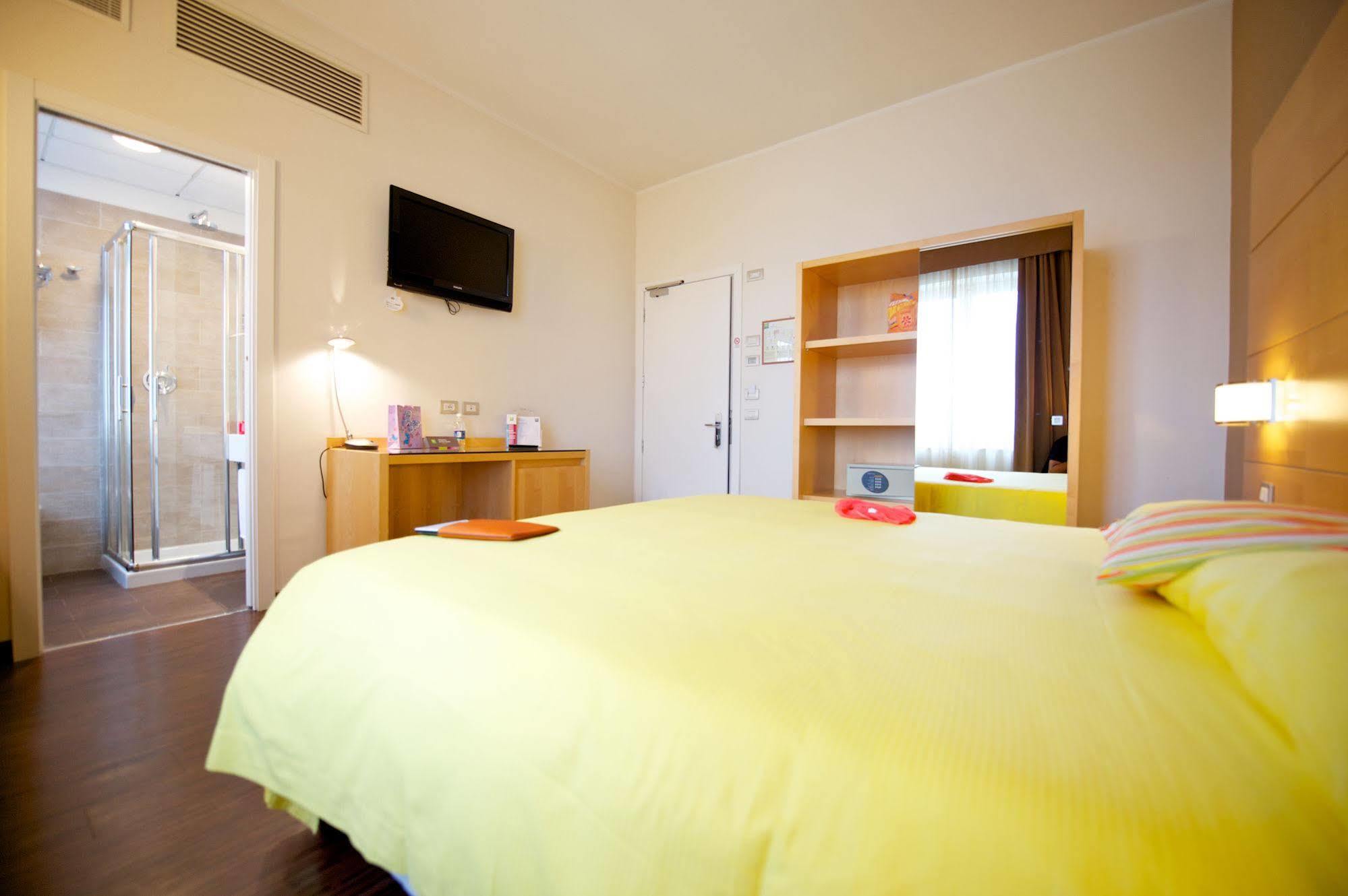 Ibis Styles Parma Toscanini Zewnętrze zdjęcie